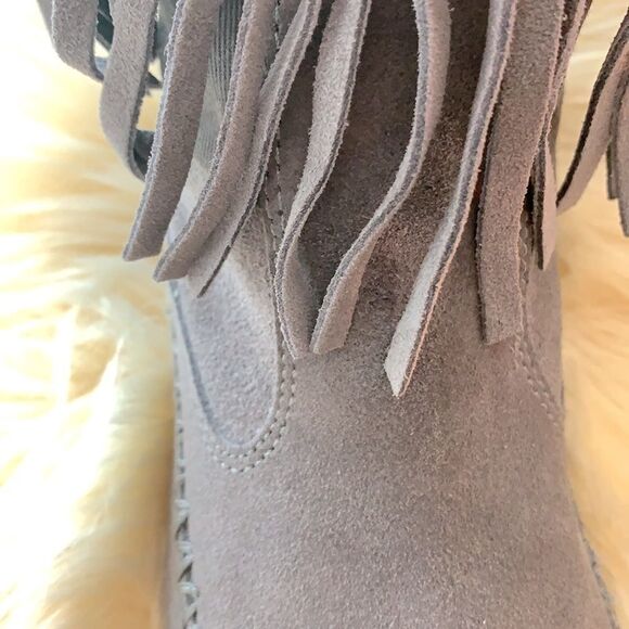 LAUREN CONRAD FRINGE FASHION GRAY BOOTS - Picture 6 of 7